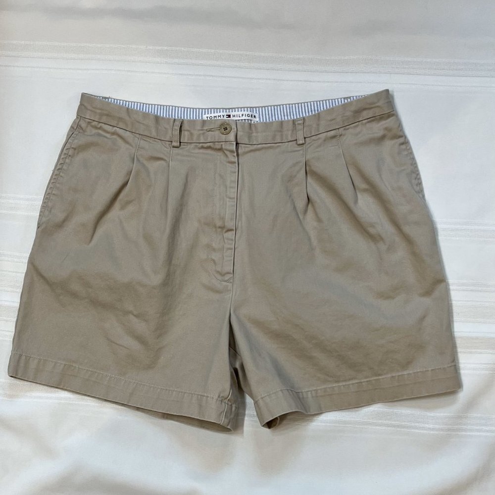 Tommy Hilfiger Shorts Pleated Khaki Sz 12 EUC Vintage $5 ADD ON with $15+ Bundle